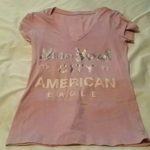 American Eagle t shirt